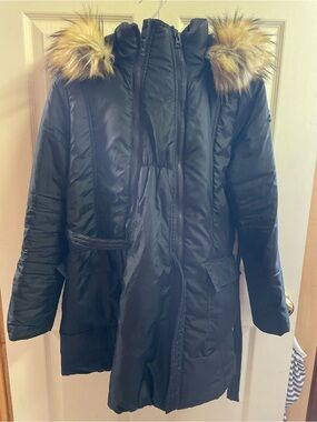 Maternity/ Baby Wearing Modern Eternity Black Puffer Coat with Faux-Fur Trim